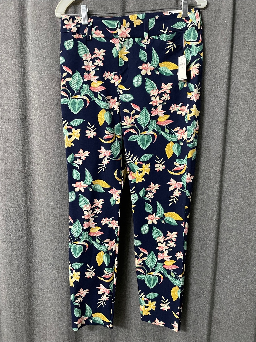 Old Navy -Navy Floral Ankle Length High Rise Pixie Stretch Pants